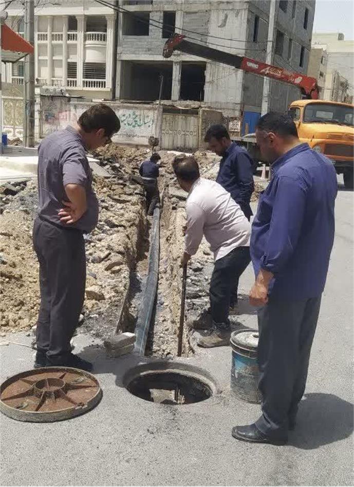 اصلاح خطوط فرسوده فاضلاب در منطقه ۴