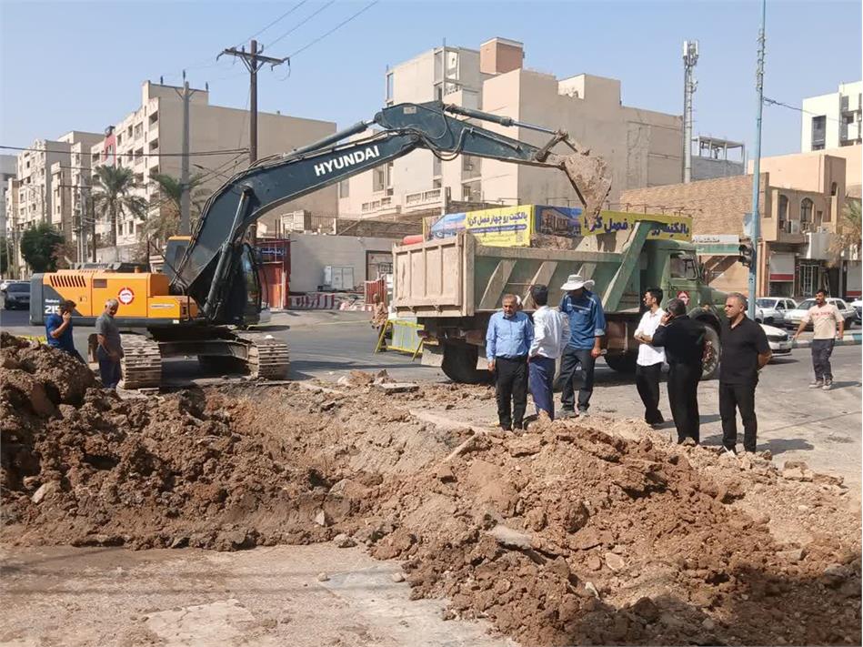 عملیات اتصال خط ۶۰۰ میلی‌متری فاضلاب کیان‌آباد