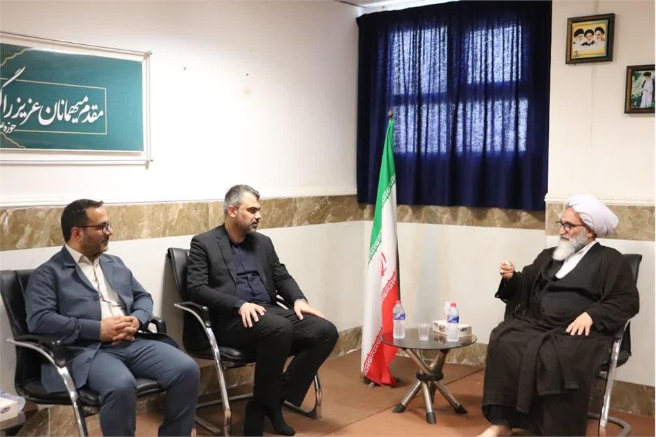 دیدار مدیرعامل شرکت آبفا اهواز با نماینده مردم خوزستان در مجلس خبرگان رهبری