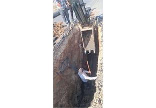 اجرای عملیات اصلاح نقاط ریزشی شبکه فاضلاب در شهرک برق اهواز