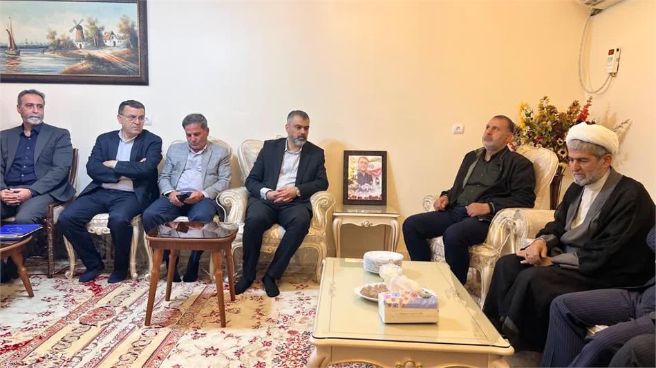 دیدار با خانواده شهید آرویش