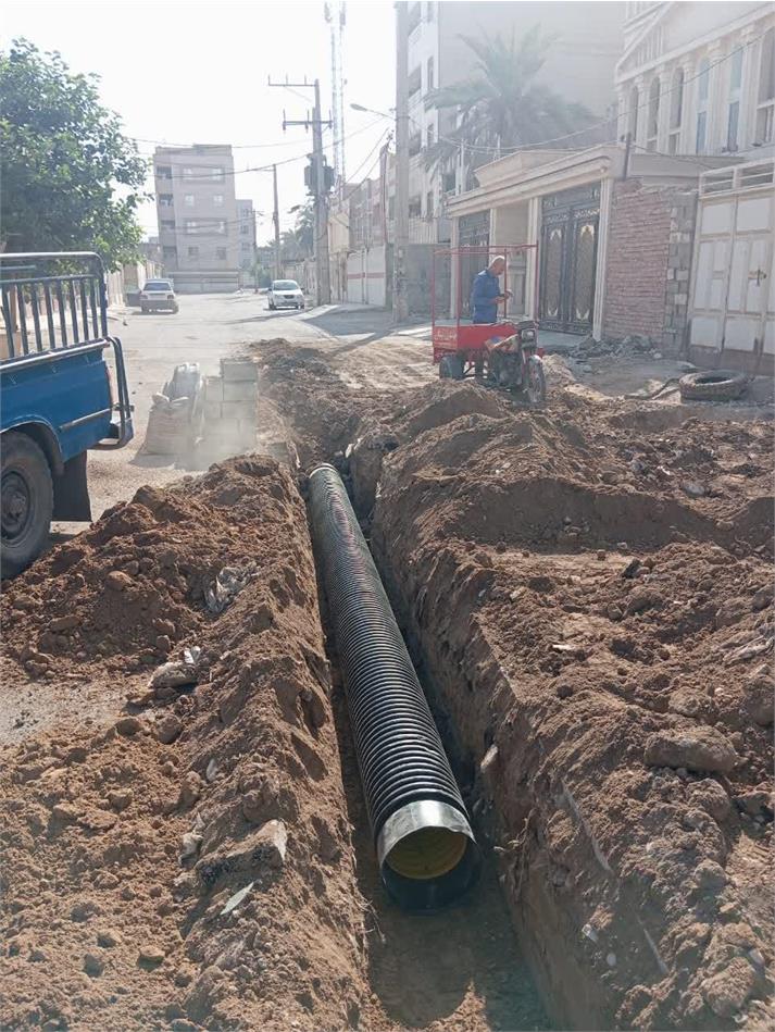اصلاح نقاط ریزشی شبکه فاضلاب در خیابان خسروی