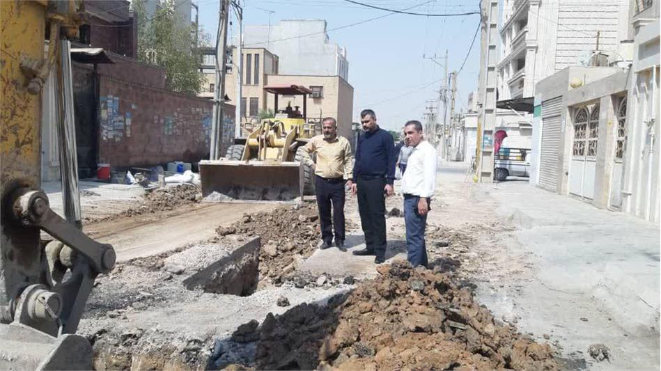 بازدید مدیرعامل شرکت آبفا اهواز از عملیات اصلاح خط فاضلاب‌ منطقه کیان‌آباد